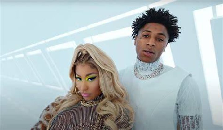 Then-Pregnant Nicki Minaj Goes Hard In ‘What That Speed Bout’: Watch – Hollywood Life