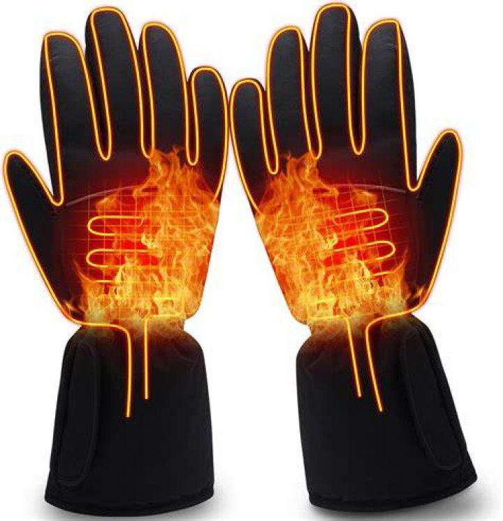 These Heated Gloves Will Keep You Warm All Winter & They Make A Great Last-Minute Christmas Gift