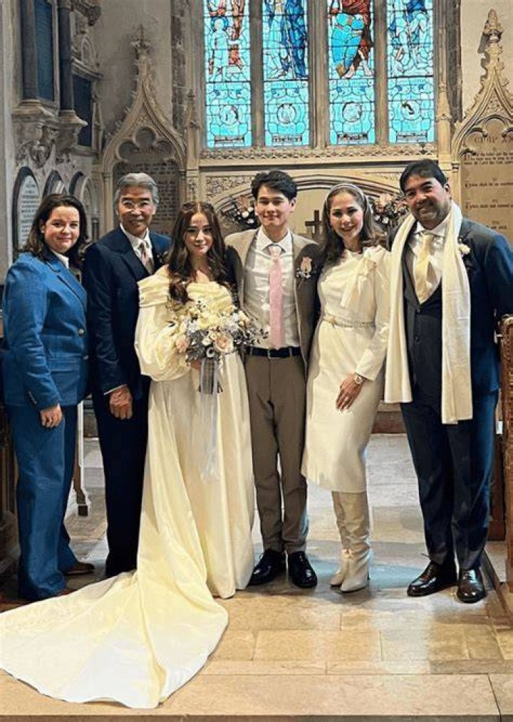 Ties The Knot In Romantic Ceremony Wearing Stunning Dress – Hollywood Life