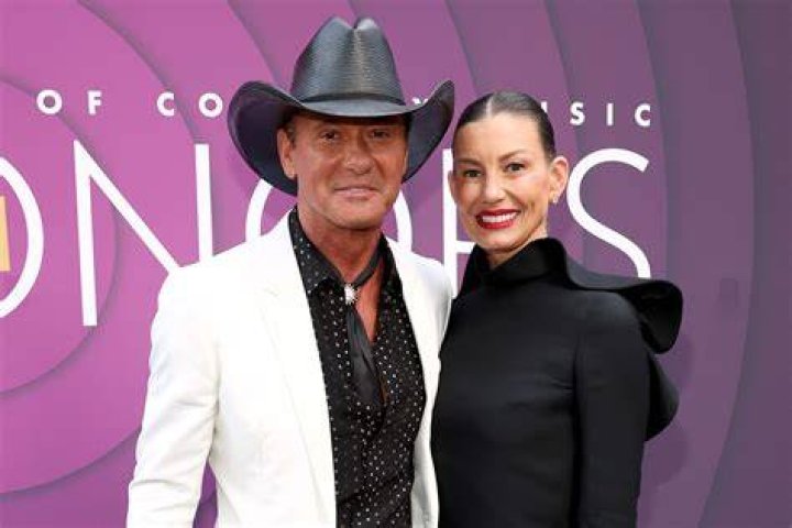 Tim McGraw Gushes Over Wife’s New ‘Do – Hollywood Life