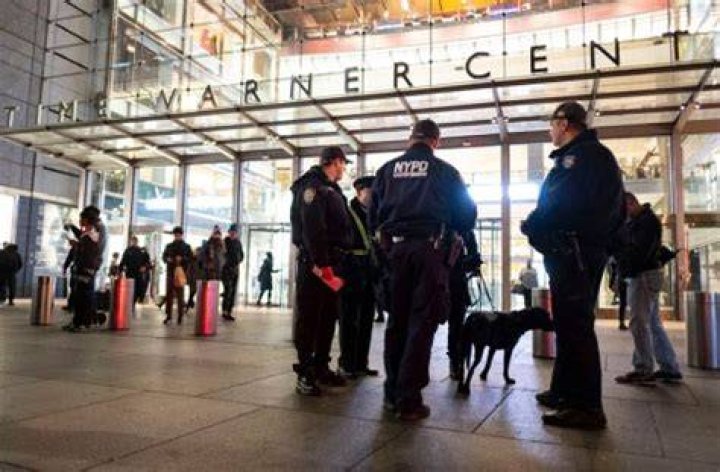 Time Warner Center Bomb Scare — PICS