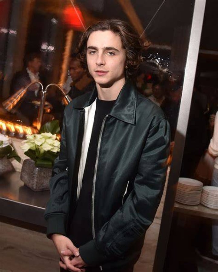 Timothée Chalamet Charms As Willy Wonka In First Look – Hollywood Life