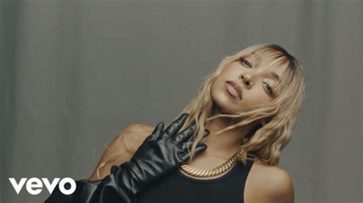 Tinashe Is A Modern Day Marie-Antoinette In Pastel Themed Video For Sexy Tune ‘Rascal’