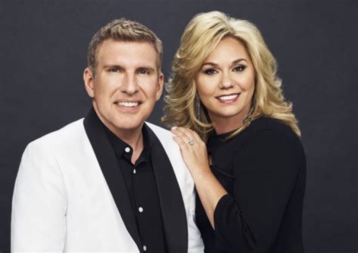 Todd & Julie Chrisley Speak In Final Podcast Recorded Before Prison – Hollywood Life