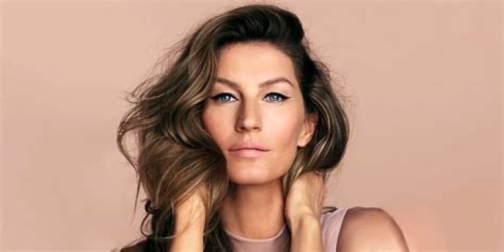 Tom Brady Reacts To Gisele Bundchen’s V-Magazine Cover – Hollywood Life