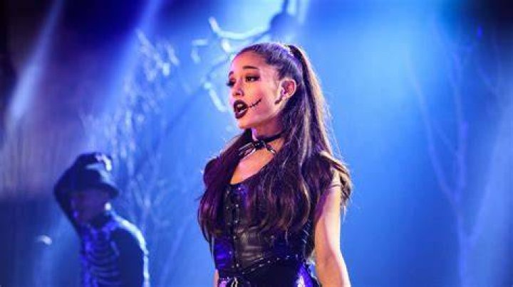 Tom Felton & Ariana Grande’s Twitter Convo — Will He Be In Her Music Video? – Hollywood Life