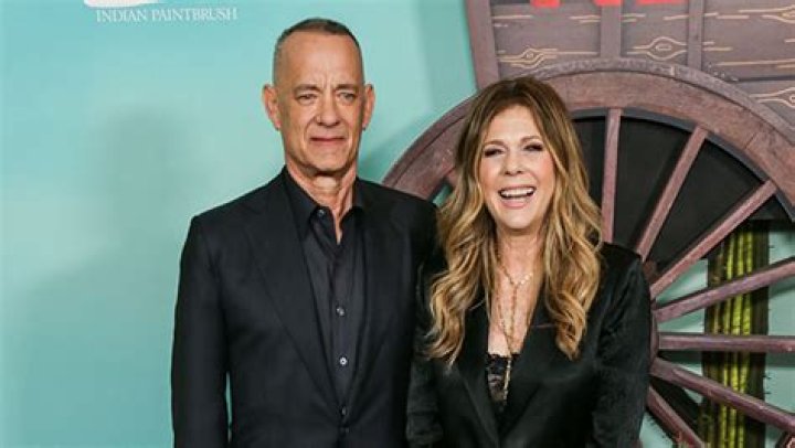 Tom Hanks, Rita Wilson, & Ed Sheeran Dance at U2’s Las Vegas Concert – Hollywood Life