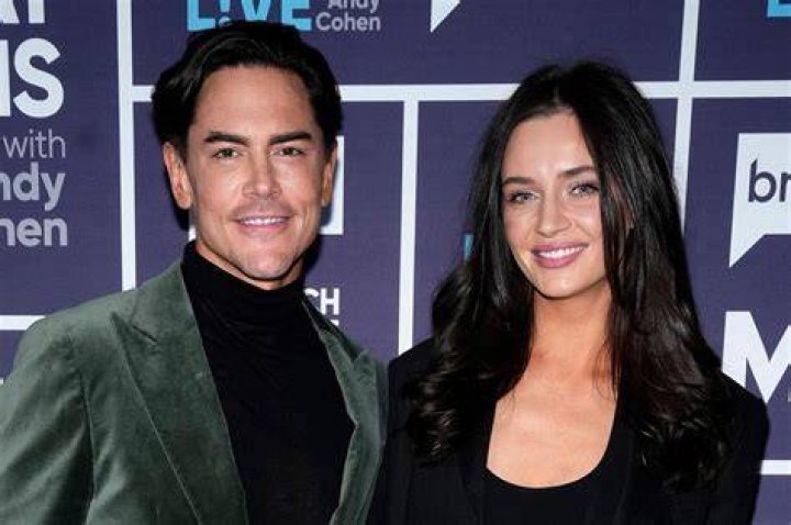 Tom Sandoval Makes Out With New Girlfriend Victoria Lee Robinson in the Middle of His Concert