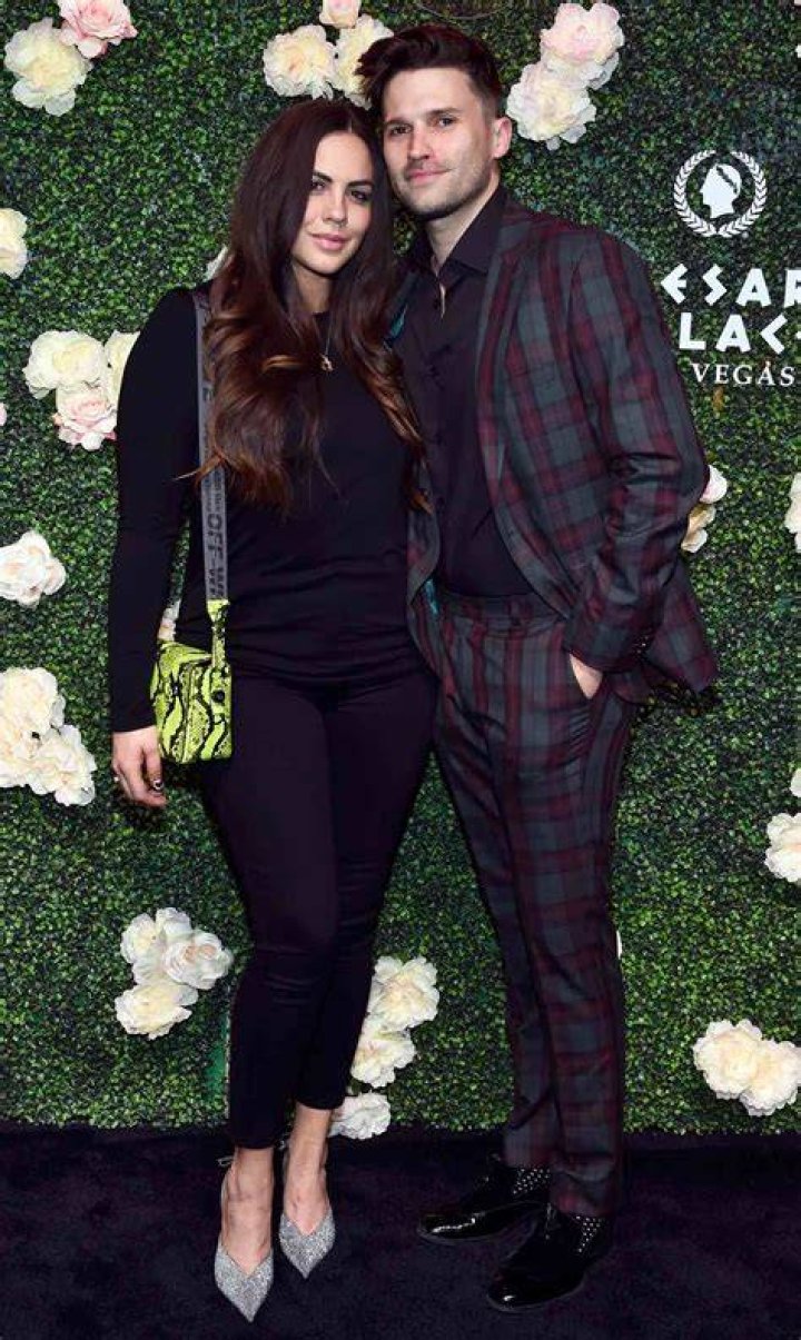 Tom Schwartz & Katie Maloney Get Married In Vegas – Hollywood Life