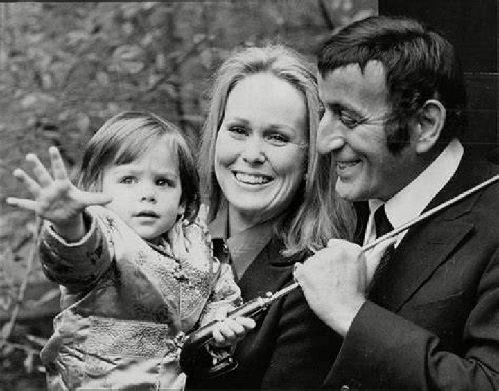 Tony Bennett’s Family: Photos – Hollywood Life