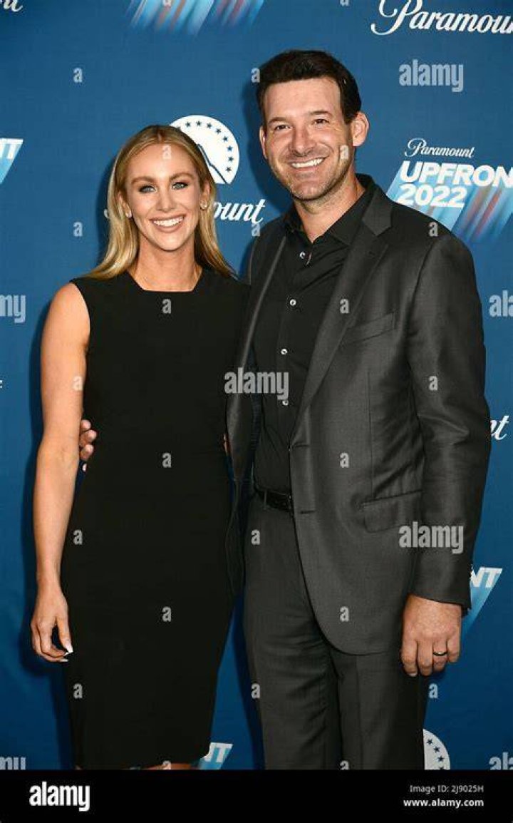 Tony Romo & Wife Candice Go ‘To The Max’ In Skechers Super Bowl Ad – Hollywood Life