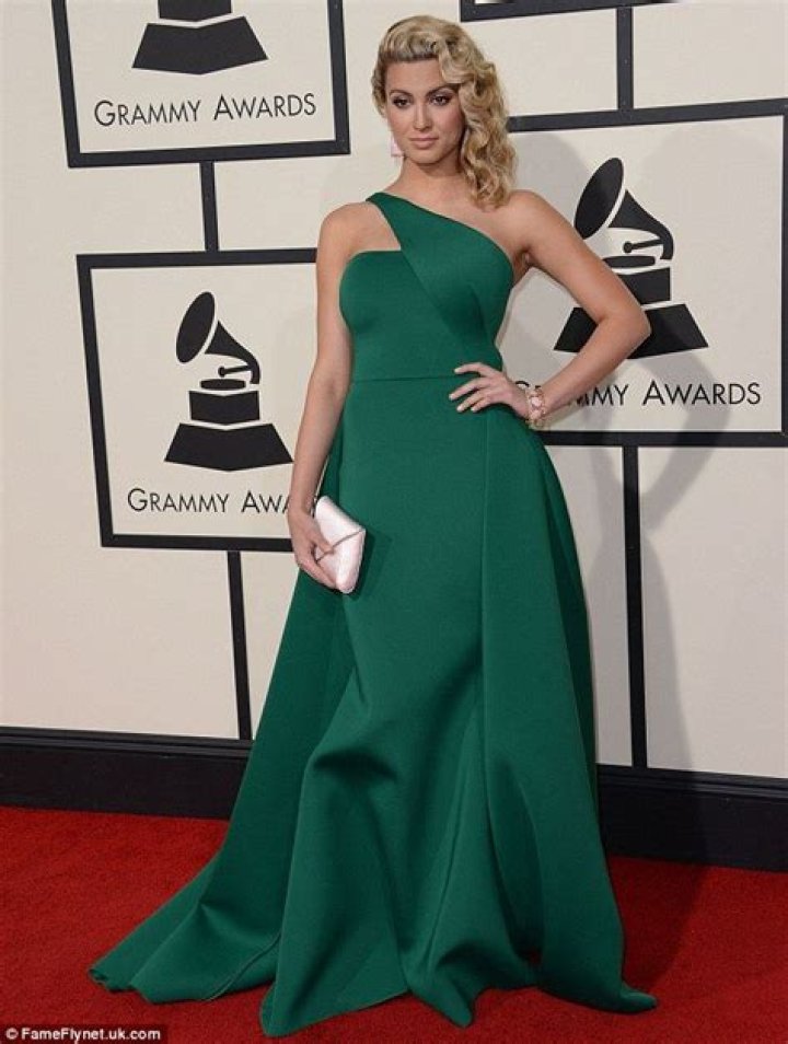 Tori Kelly’s Grammys Reaction To Taylor Swift — Insists She Loved Every Moment – Hollywood Life
