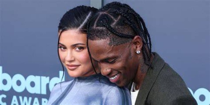 Travis Scott Flirts With Kylie Jenner On IG After She Poses In A Bra – Hollywood Life