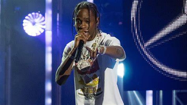 Travis Scott’s Concert Injury Likely A Dislocated Kneecap: Why It May Require Surgery