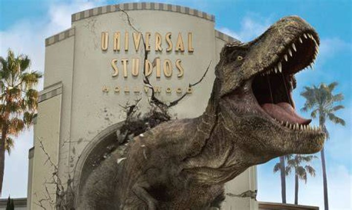 ‘U A Dinosaur’ – Hollywood Life