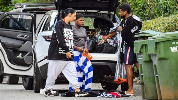 Usher Gets Caught Taking Off His Bathing Suit In Public After A Beach Day In Malibu — Pics