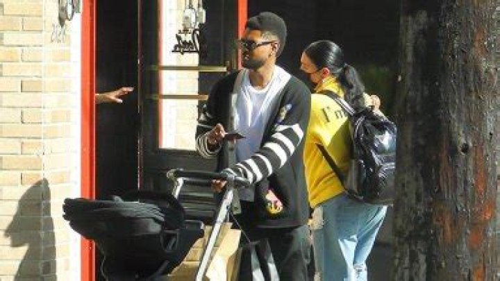Usher & His Kids Rock Troll Doll Costumes For Halloween: Photos – Hollywood Life