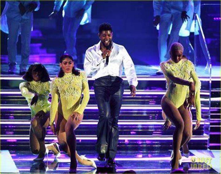 Usher Teams Up With FKA Twigs & Sheila E. For Sexy Rendition Of Prince’s Hits During TV Special