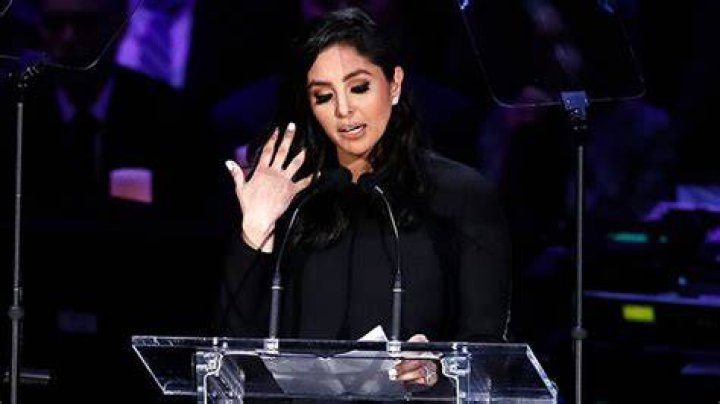 Vanessa Bryant’s Speech At Kobe’s Memorial & 1st Pics After His Death – Hollywood Life