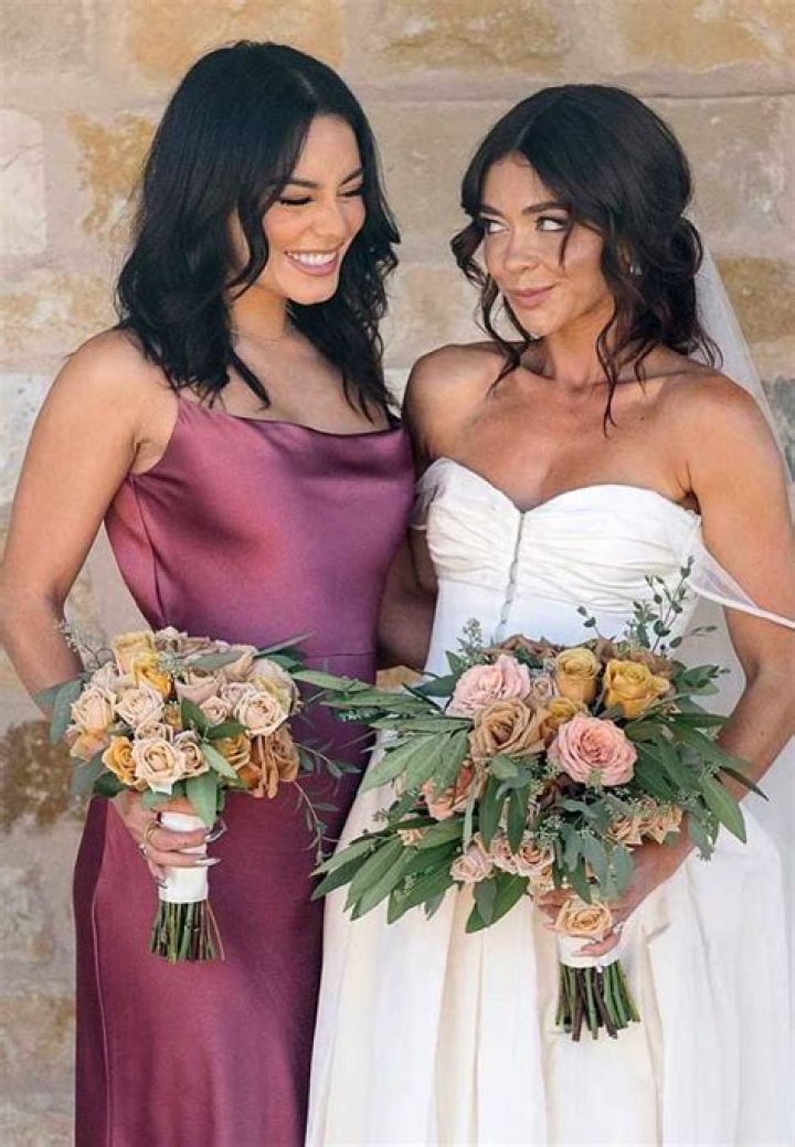 Vanessa Hudgens Is Sarah Hyland’s Bridesmaid After Trip To ER – Hollywood Life