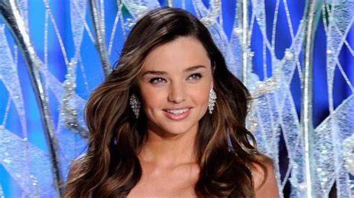 ‘Very Persistent’ With Miranda Kerr After VS Fashion Show – Hollywood Life