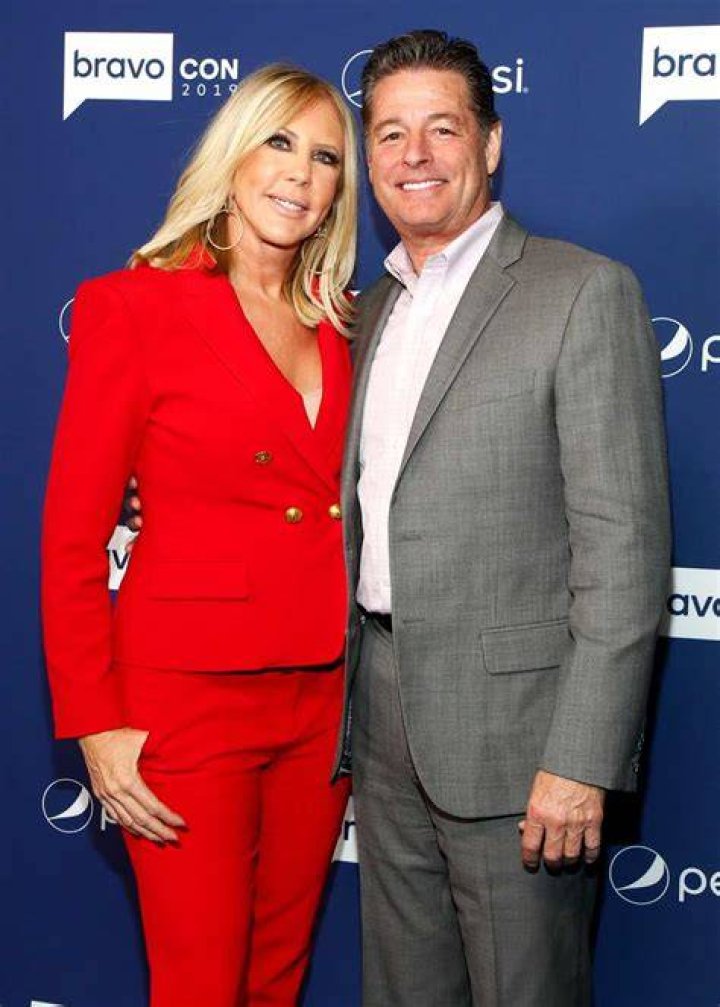 Vicki Gunvalson Denies Rumors She’s Split From Steve Lodge – Hollywood Life