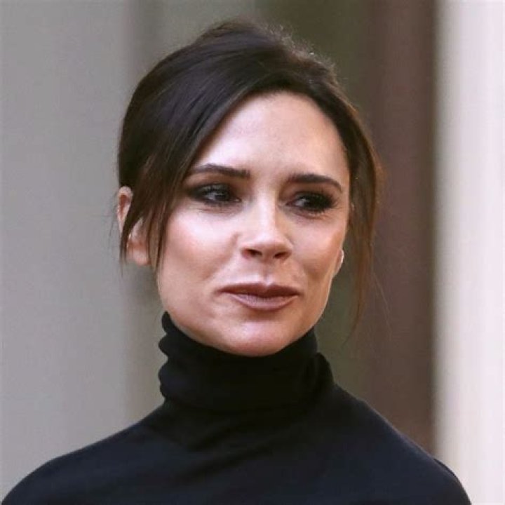 Victoria Beckham’s Red String Bikini In Italy: Photos – Hollywood Life