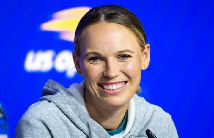 [VIDEO] Caroline Wozniacki’s ‘Sports Illustrated’ Swimsuit Shoot In Body Paint – Hollywood Life