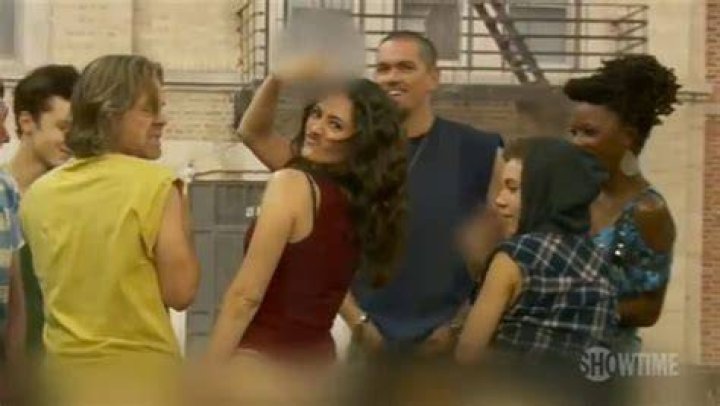 [VIDEO] Emmy Rossum Moons Shameless Cast And Crew – Hollywood Life