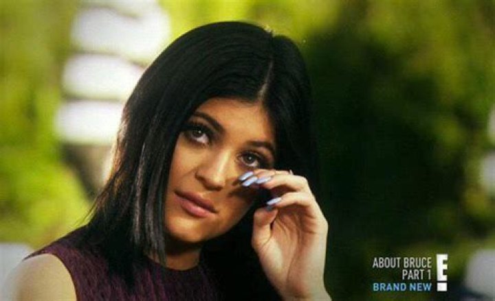 [VIDEO] Kylie Jenner Crying Over Tyga — Is She Hinting About Their Breakup? – Hollywood Life