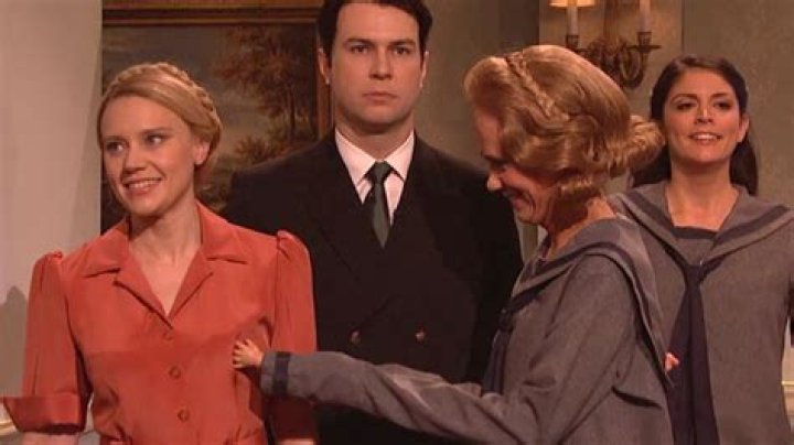 [VIDEO] SNL Spoofs ‘Sound Of Music’ — Kristen Wiig Returns In Funny Skit – Hollywood Life