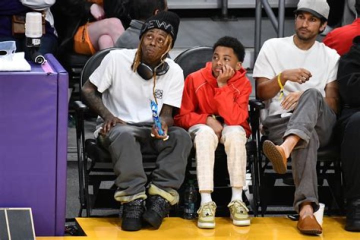 Watch Lil Wayne’s Performance – Hollywood Life