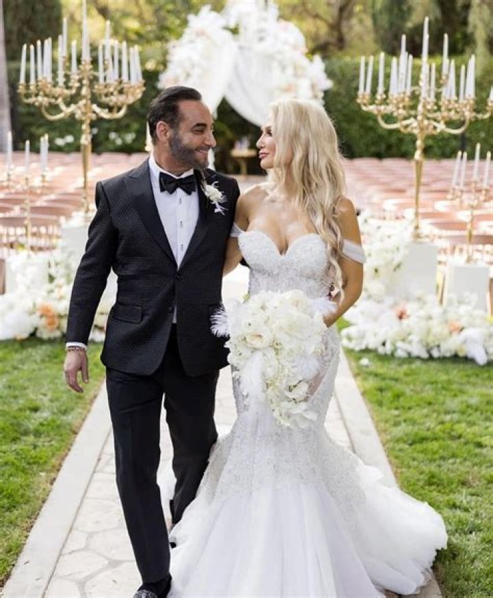 Wedding Plans Revealed – Hollywood Life