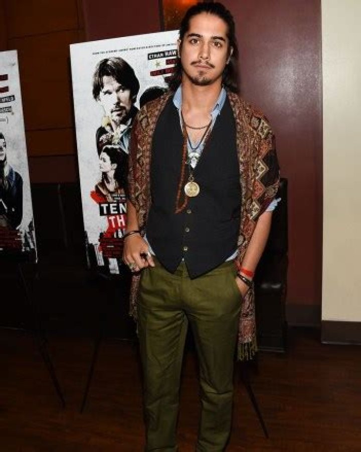 Who Is Avan Jogia? 5 Things To Know About The ‘Aladdin’ Front-Runner – Hollywood Life