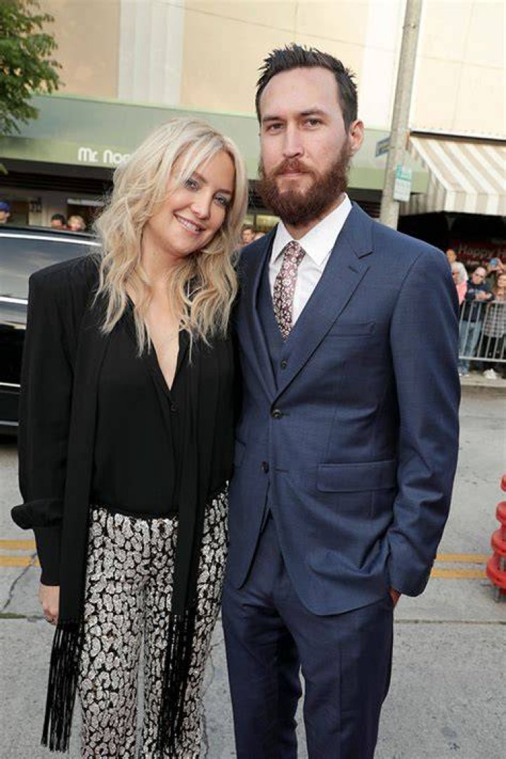 Who Is Danny Fujikawa? 5 Things To Know About Kate Hudson’s Fiance – Hollywood Life