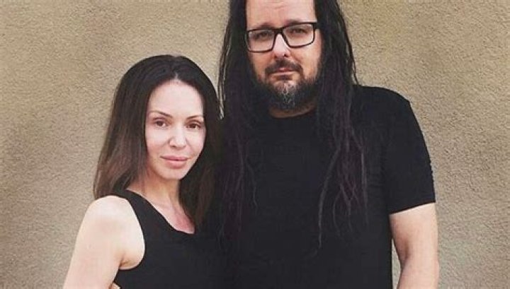 Who Is Deven Davis? 5 Things On The Wife Of Korn Singer Jonathan Davis – Hollywood Life