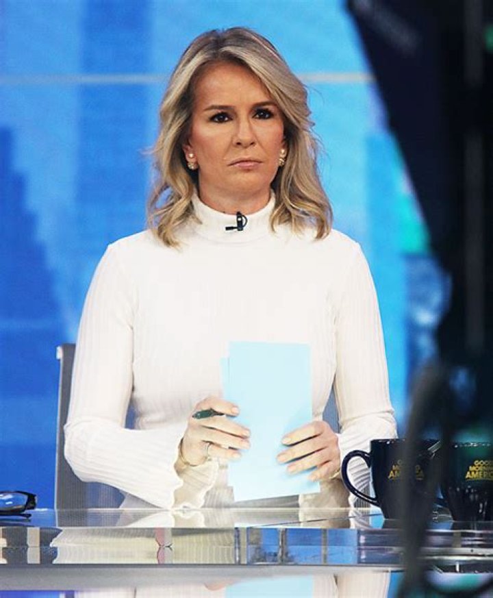 Who Is Dr. Jennifer Ashton? 5 Things About ABC Medical Correspondent – Hollywood Life