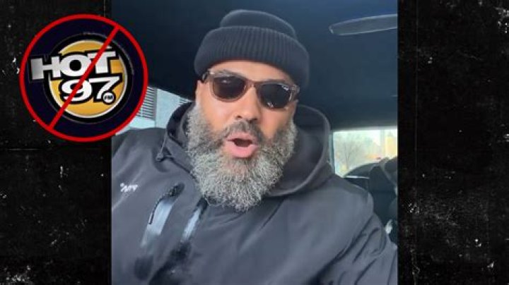 Who Is Ebro Darden? 5 Things On The Hot 97 DJ – Hollywood Life
