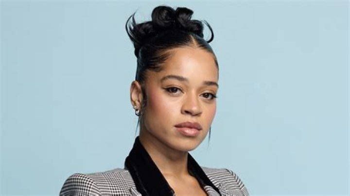 Who Is Ella Mai? 5 Things About The Singer – Hollywood Life
