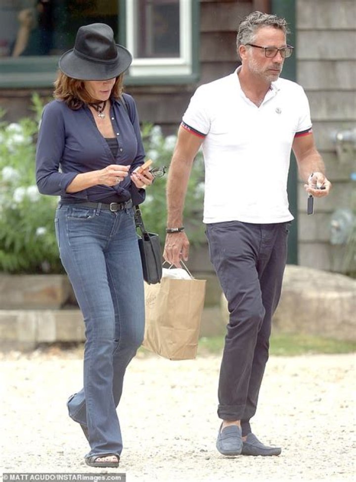 Who Is Garth Wakeford? 5 Things On Luann de Lesseps’ Trainer Boyfriend – Hollywood Life