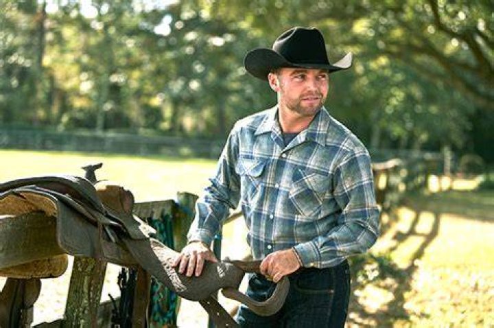 Who Is Hunter Grayson? About The Dashing ‘Farmer Wants A Wife’ Star – Hollywood Life