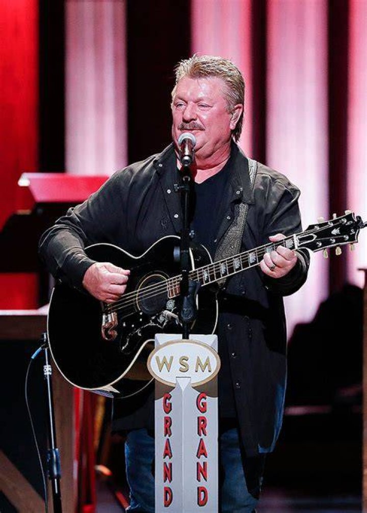 Who Is Joe Diffie? 5 Things About Beloved Country Singer Dead At 61 – Hollywood Life