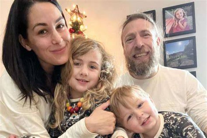 Who Is Jon Garcia? 5 Things To Know About Nikki & Brie Bella’s Dad – Hollywood Life