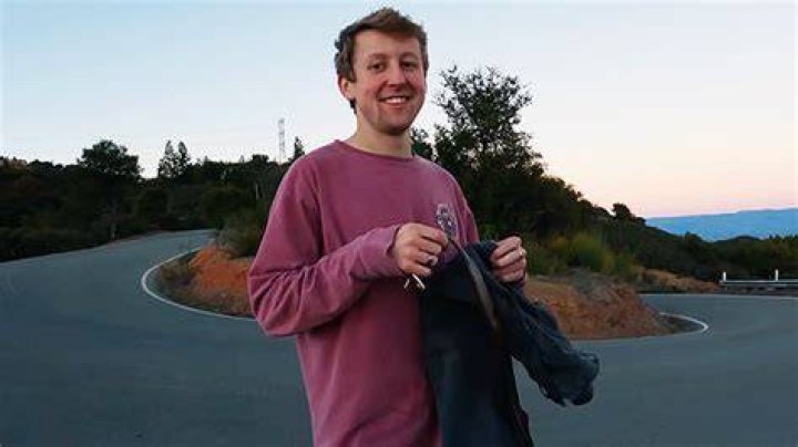 Who Is Josh Neuman? 5 Things About Skateboarder Killed In Plane Crash – Hollywood Life