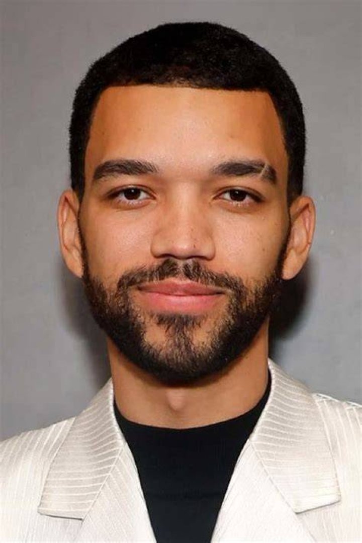 Who Is Justice Smith? 5 Facts About The Actor Who Came Out As Queer – Hollywood Life