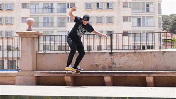 Who Is Leo Baker? 5 Things About The Trans Skateboarder In Netflix Doc – Hollywood Life