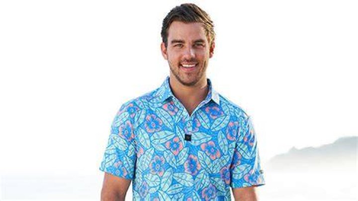 Who Is Noah Erb? Facts About ‘Bachelor In Paradise’ Star – Hollywood Life