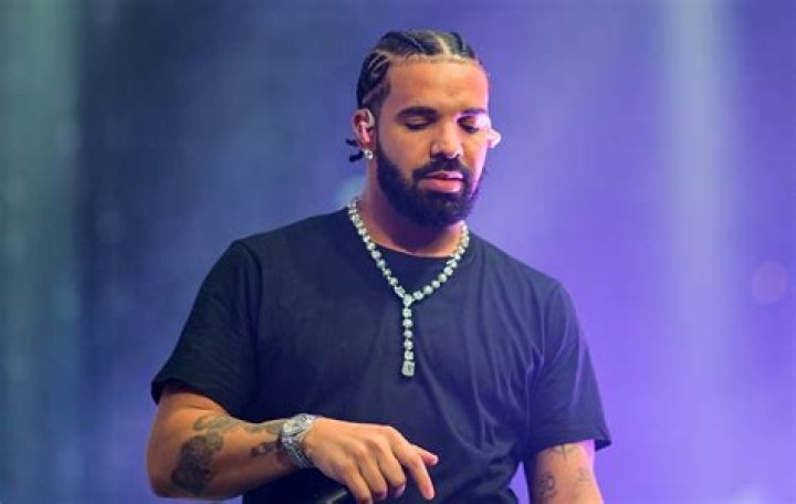 Who Is Raye? 5 Things To Know About SInger Reportedly Dating Drake – Hollywood Life