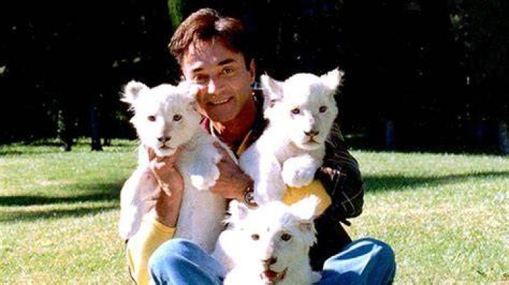Who Is Roy Horn? 5 Things About The Siegfried & Roy Star Who Died – Hollywood Life