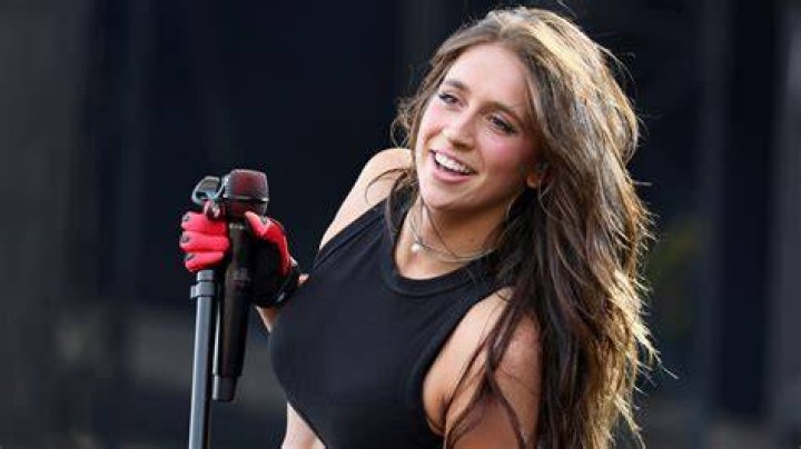 Who Is Tate McRae? 5 Facts About the Singer, Dancer – Hollywood Life